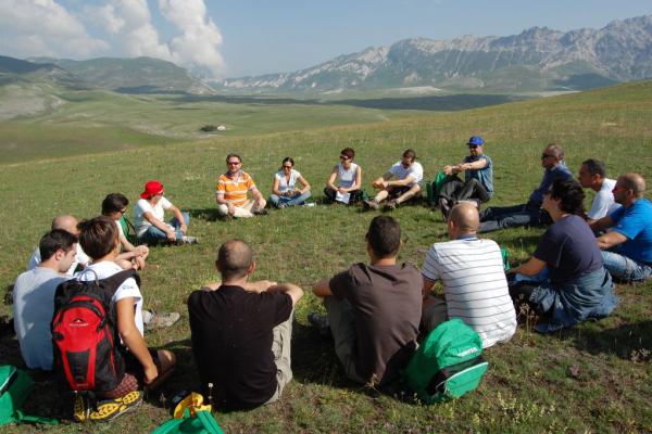 Ditch the Wallet, Embrace the Moment: Cashless Corporate Events & Unforgettable Experiences