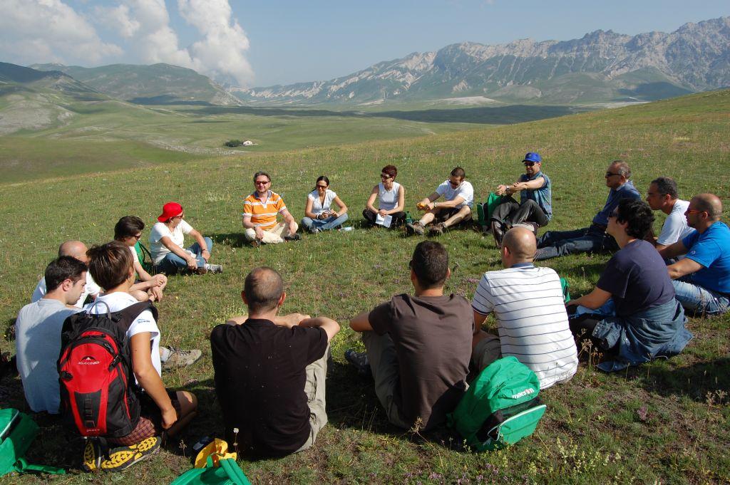 Ditch the Wallet, Embrace the Moment: Cashless Corporate Events & Unforgettable Experiences